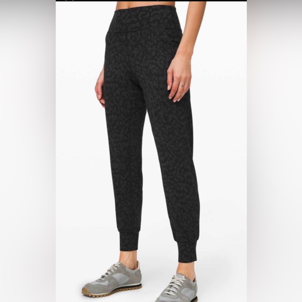 Lululemon Align Black Camo Joggers 28” Size 4